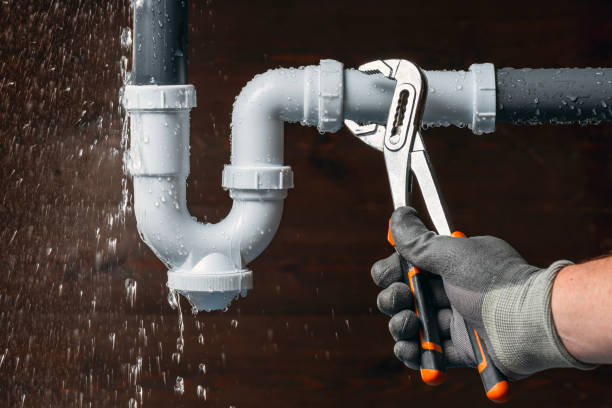Professional Leak Detection technician working in Navarre, OH
